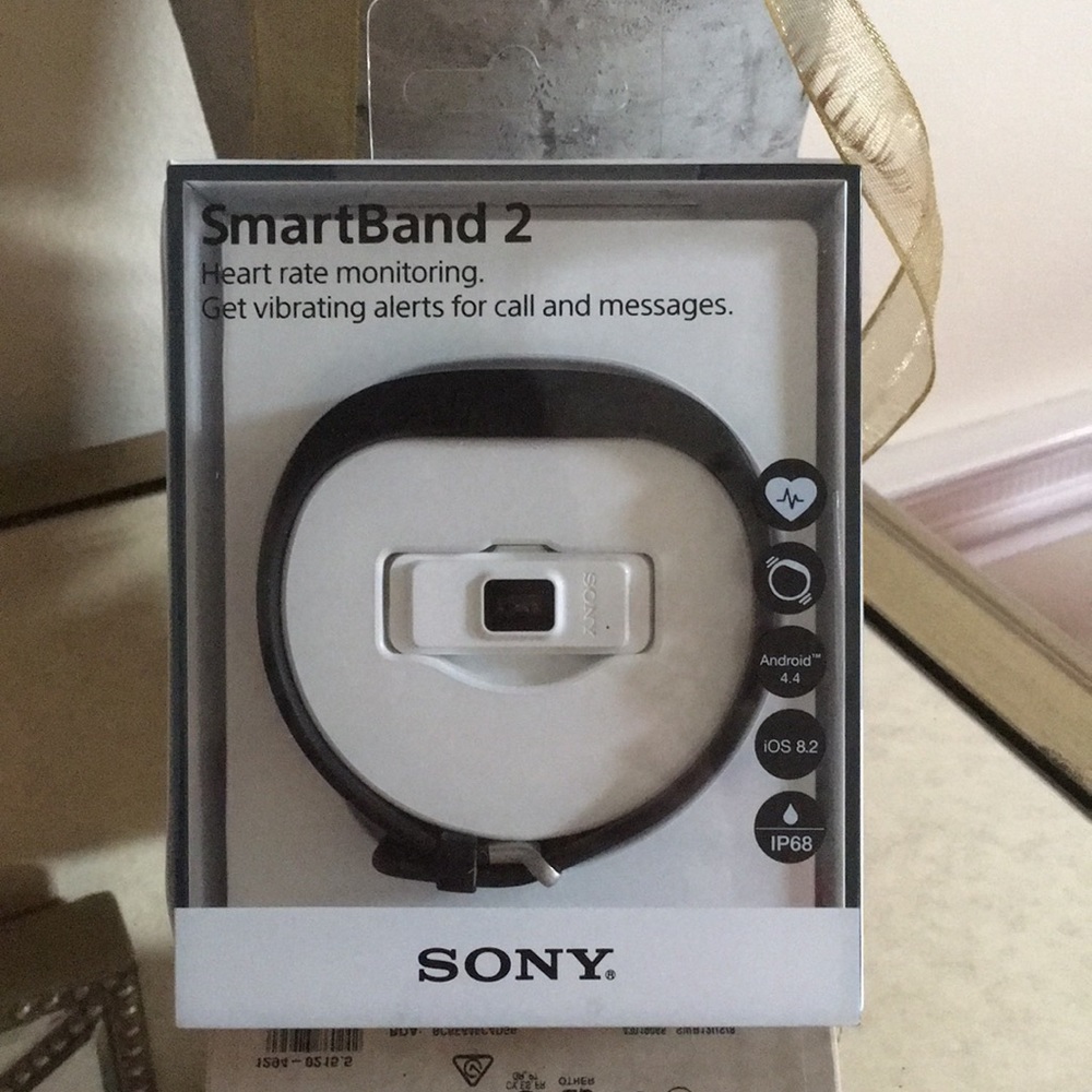Sony SmartBand 2 -Black NIB